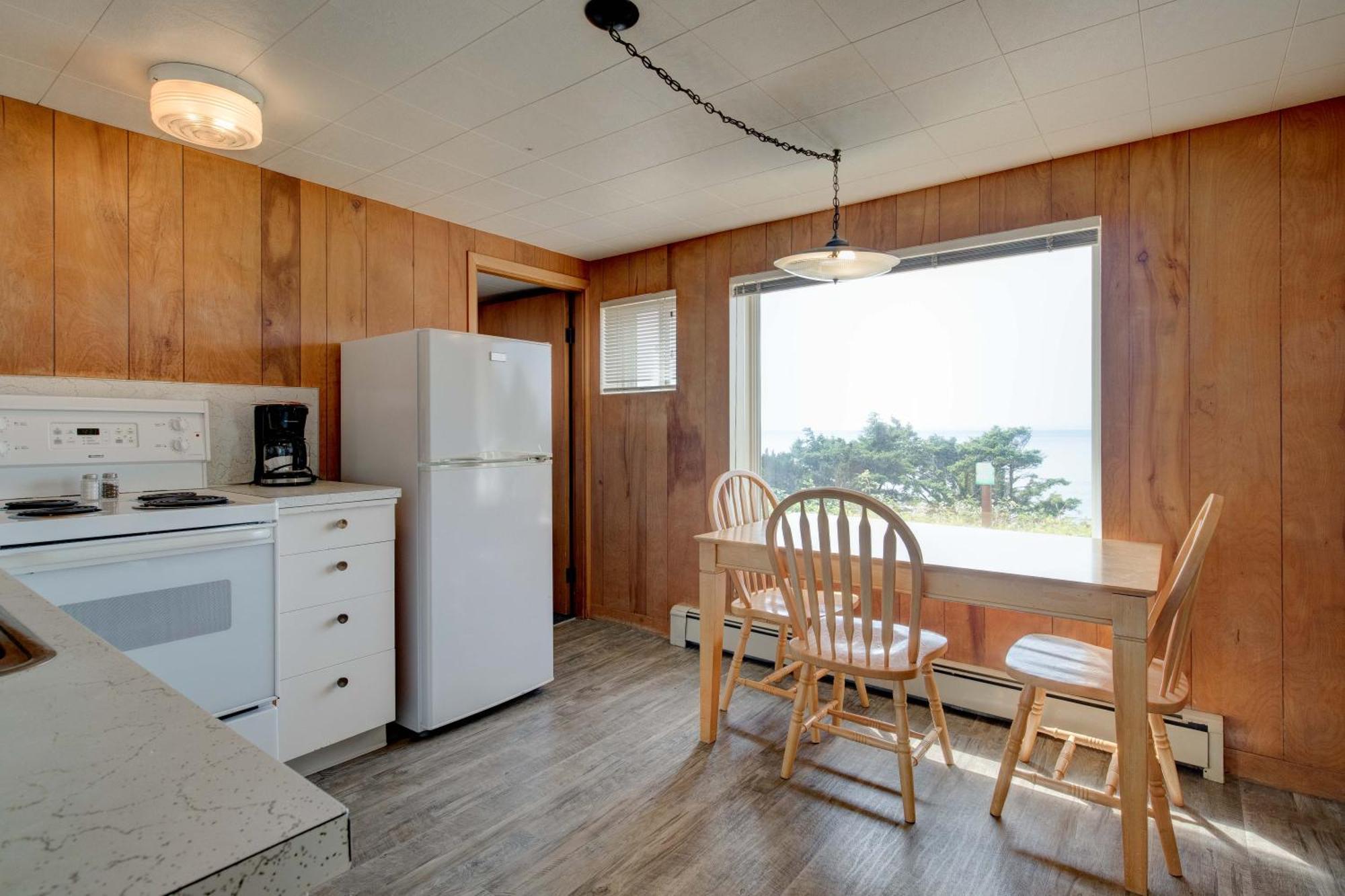 Ester Lee Oceanview Inn Lincoln City Ngoại thất bức ảnh