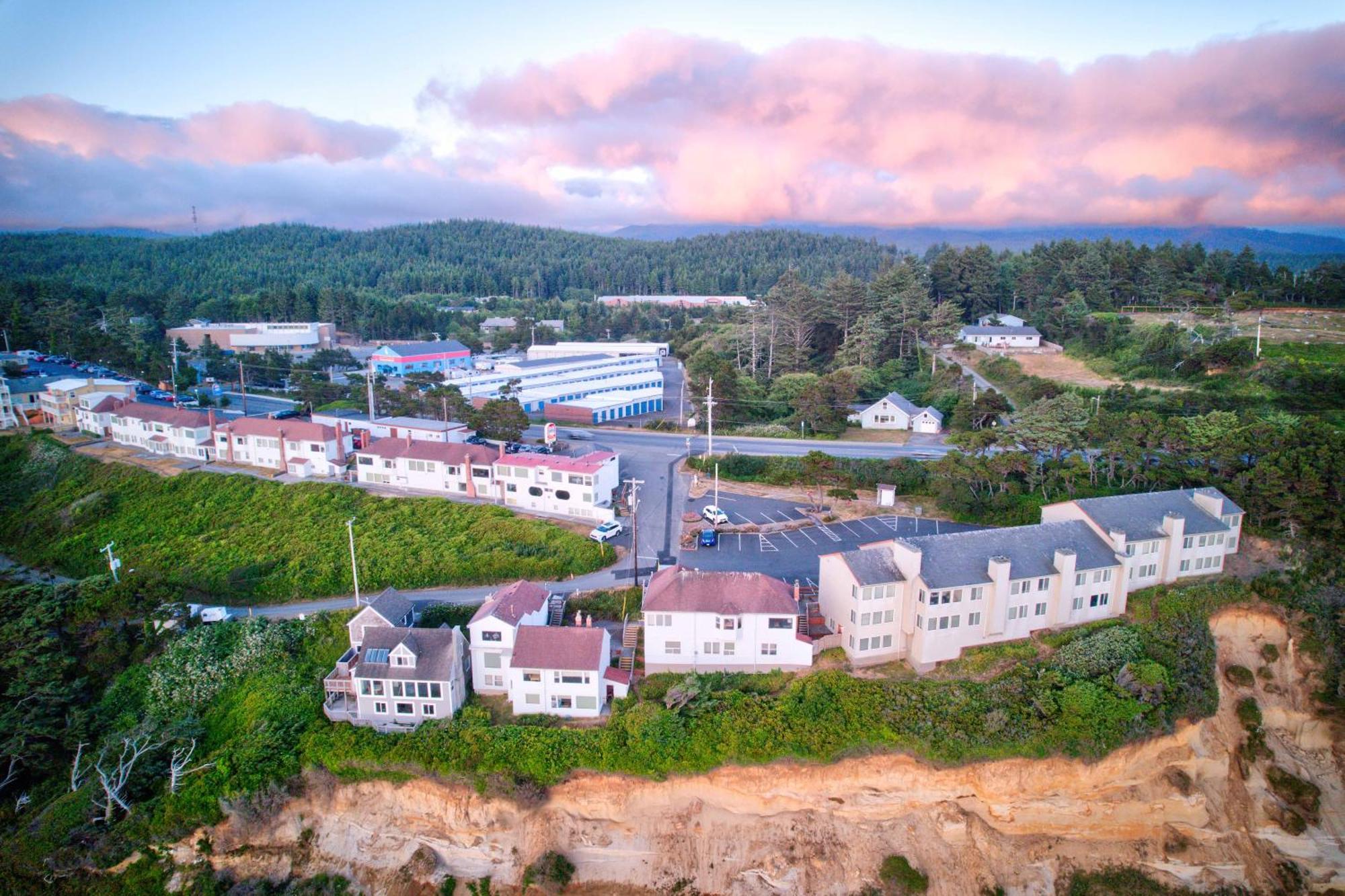 Ester Lee Oceanview Inn Lincoln City Ngoại thất bức ảnh