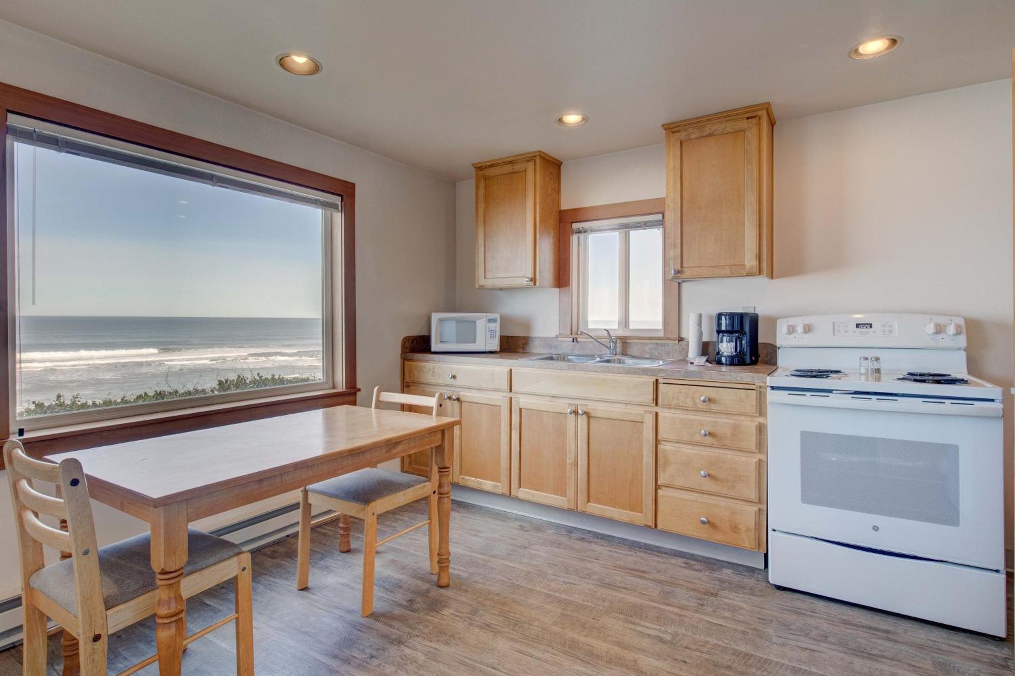 Ester Lee Oceanview Inn Lincoln City Ngoại thất bức ảnh